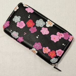 Wallet with Flowers on Black Background Pink Interior Designers Guild
